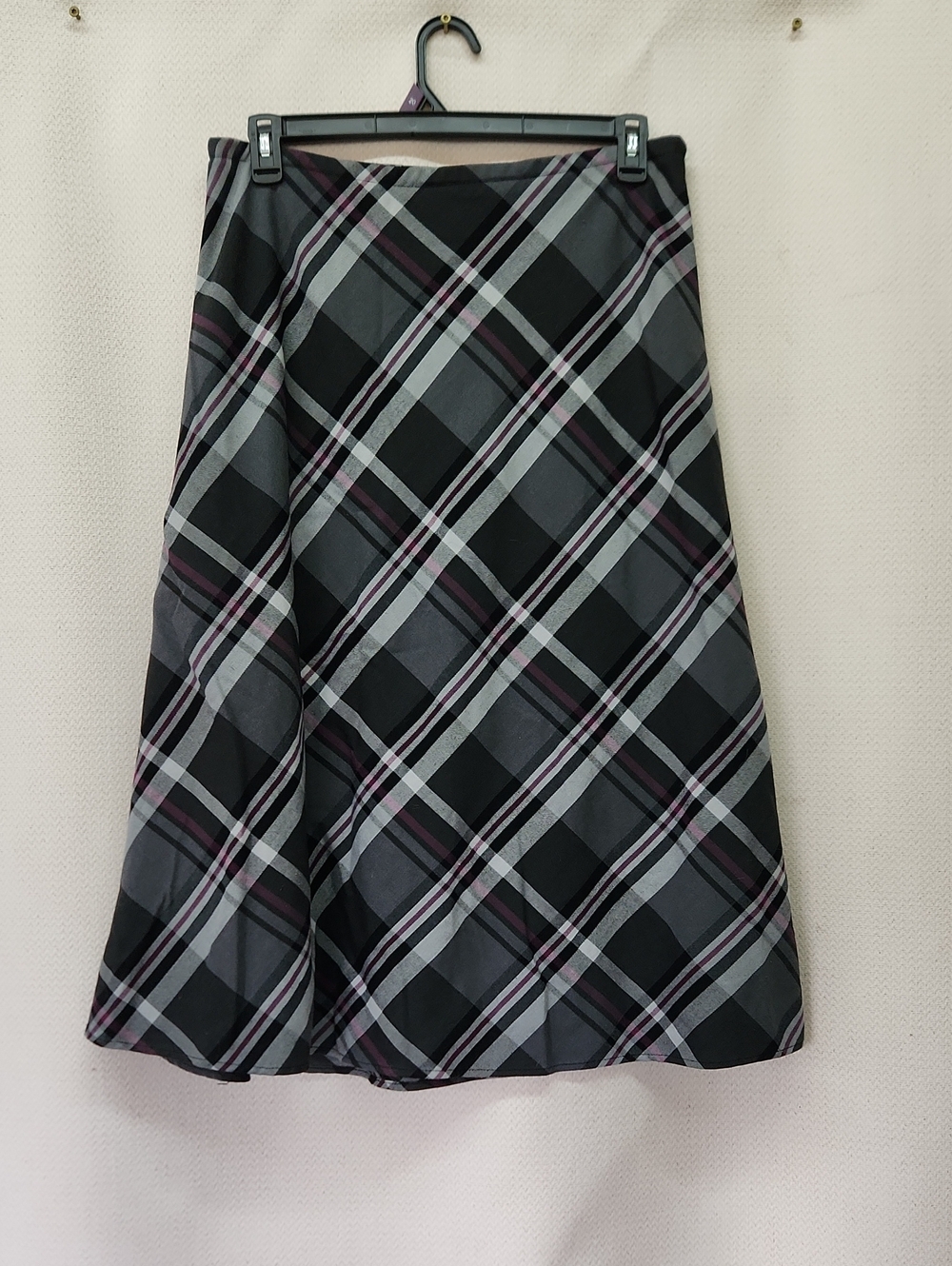 croft & barrow Black and Gray Plaid A-Line Skirt with Pink Stripes